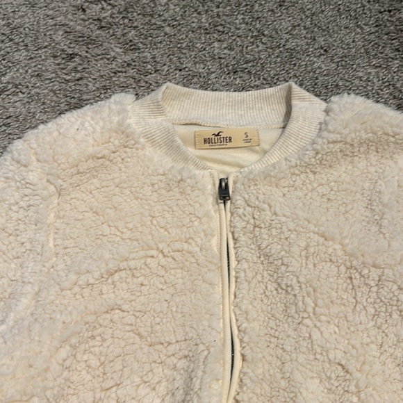Hollister Sherpa Jacket Size Small - Picture 2 of 3